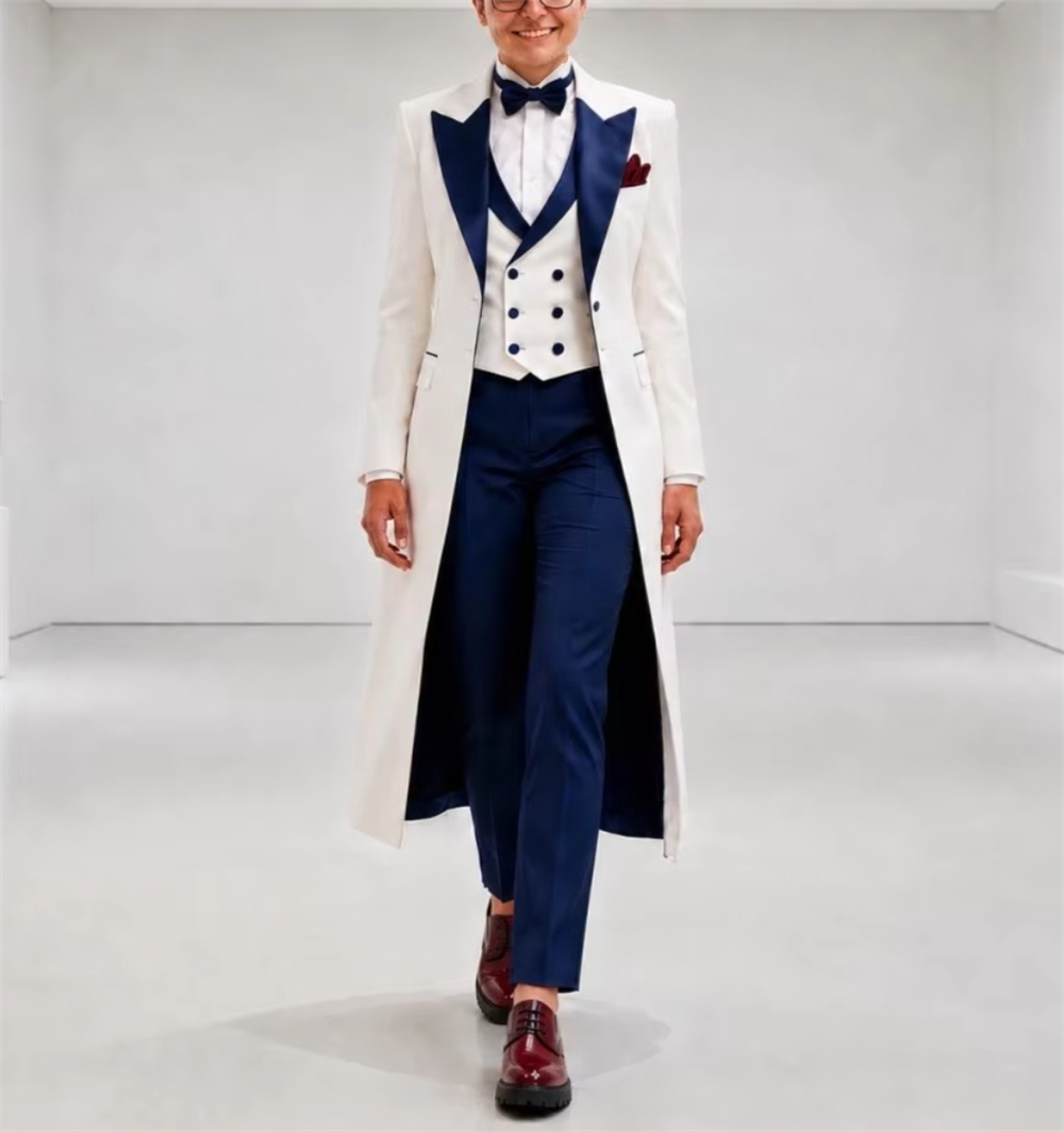 Womens Blazer - سترة نسائية زرقاء داكنة وبيضاء أنيقة