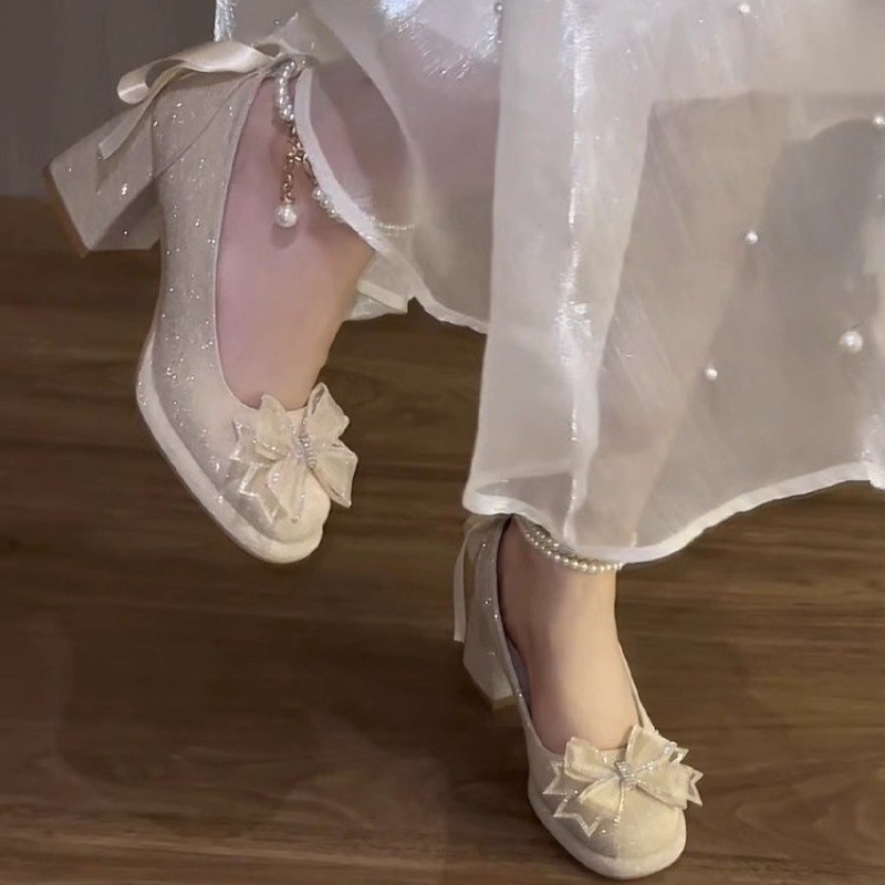 حذاء نسائي بكعب عريض على شكل ف - مراجعة Pump Heel Block وسعره