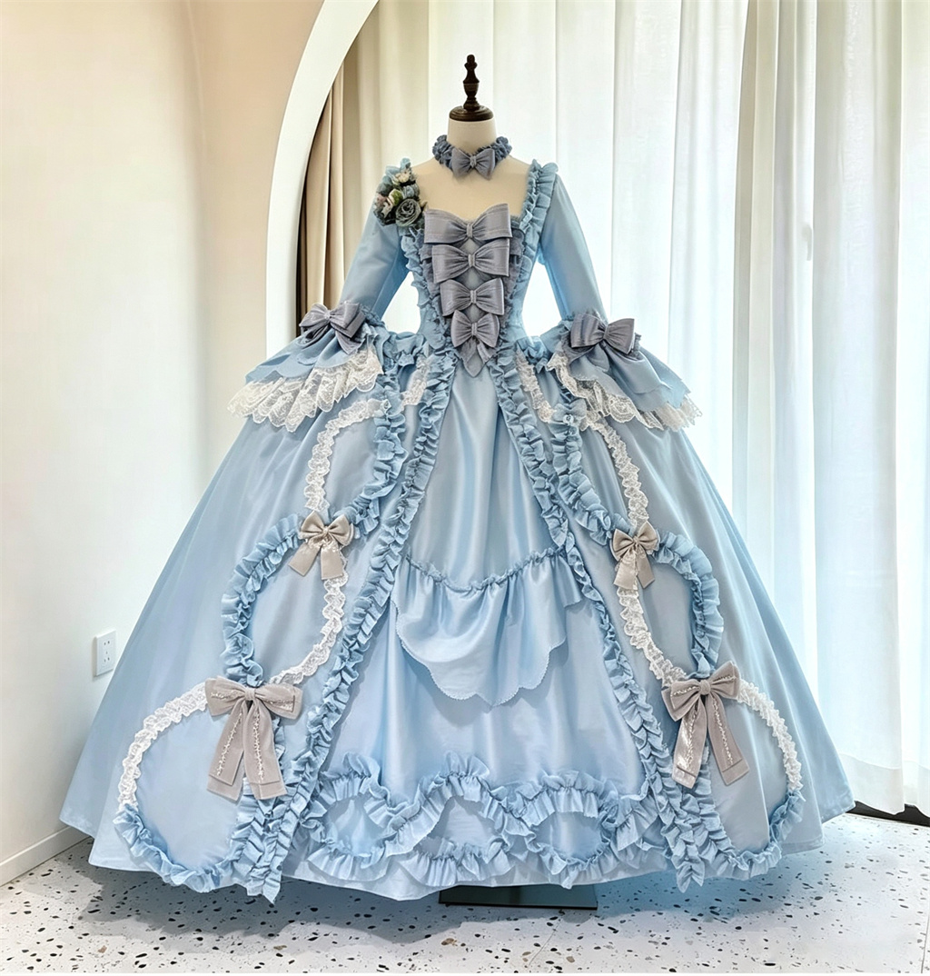 فستان روكوكو أزرق من القرن الث - مراجعة Evening Gown وسعره