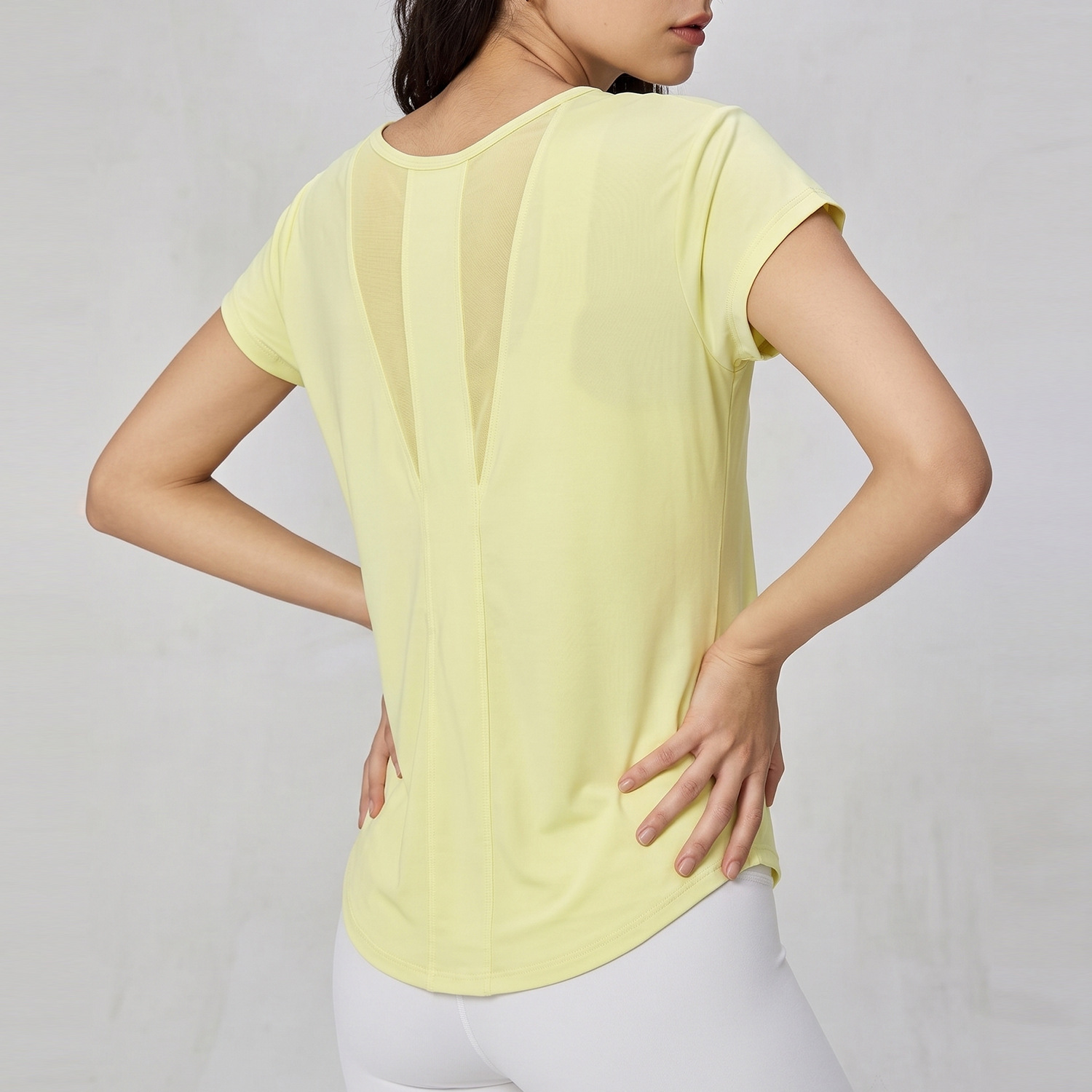 تيشيرت يوغا نسائي بأكمام قصيرة - مراجعة Silk Blouse وسعره