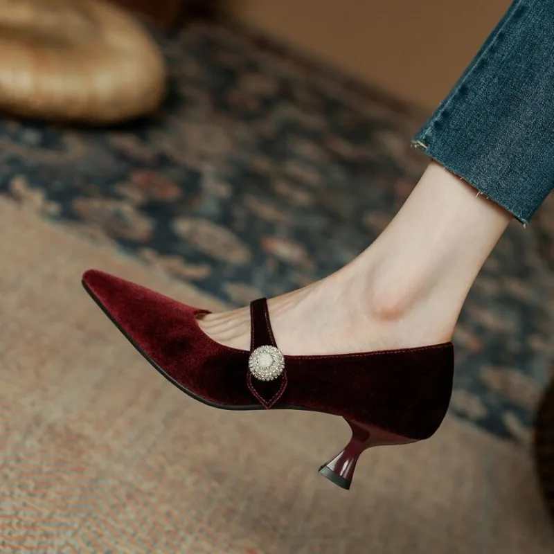 النبيذ الأحمر أشار تو ماري جين - مراجعة Womens Heels وسعره