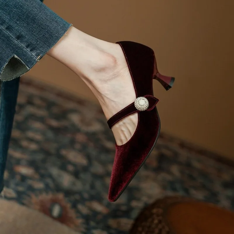 النبيذ الأحمر أشار تو ماري جين - مراجعة Womens Heels وسعره