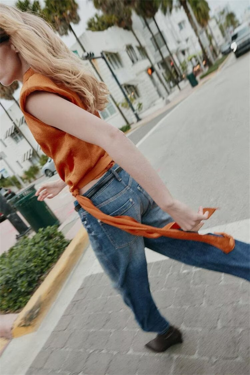 بلوزة قصيرة بدون أكمام بياقة ش - مراجعة Silk Blouse وسعره