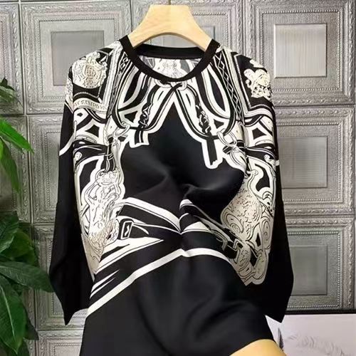 قميص حريري مقلد مع تأثير ثنيات - مراجعة Silk Blouse وسعره