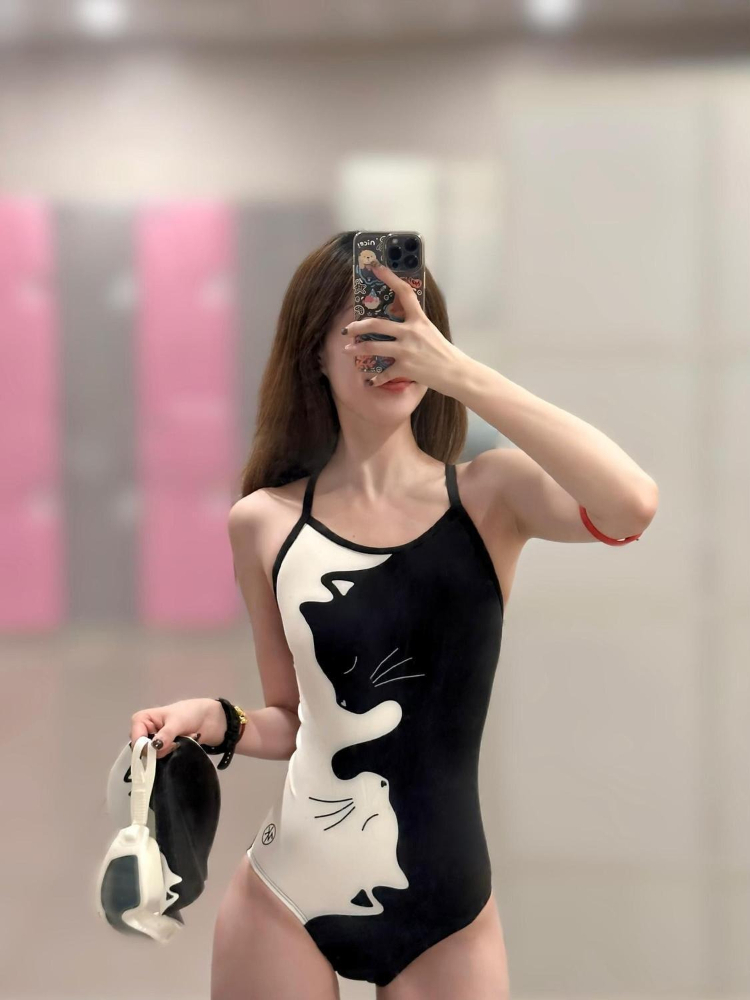 بدلة سباحة نسائية قطعة واحدة ب - مراجعة Womens Suit وسعره