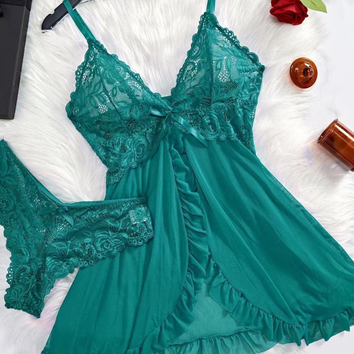 ملابس نوم نسائية مثيرة على الط - مراجعة Lace Dress وسعره